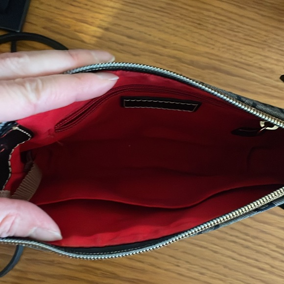 Dooney and Bourke cross body bag - Picture 5 of 8